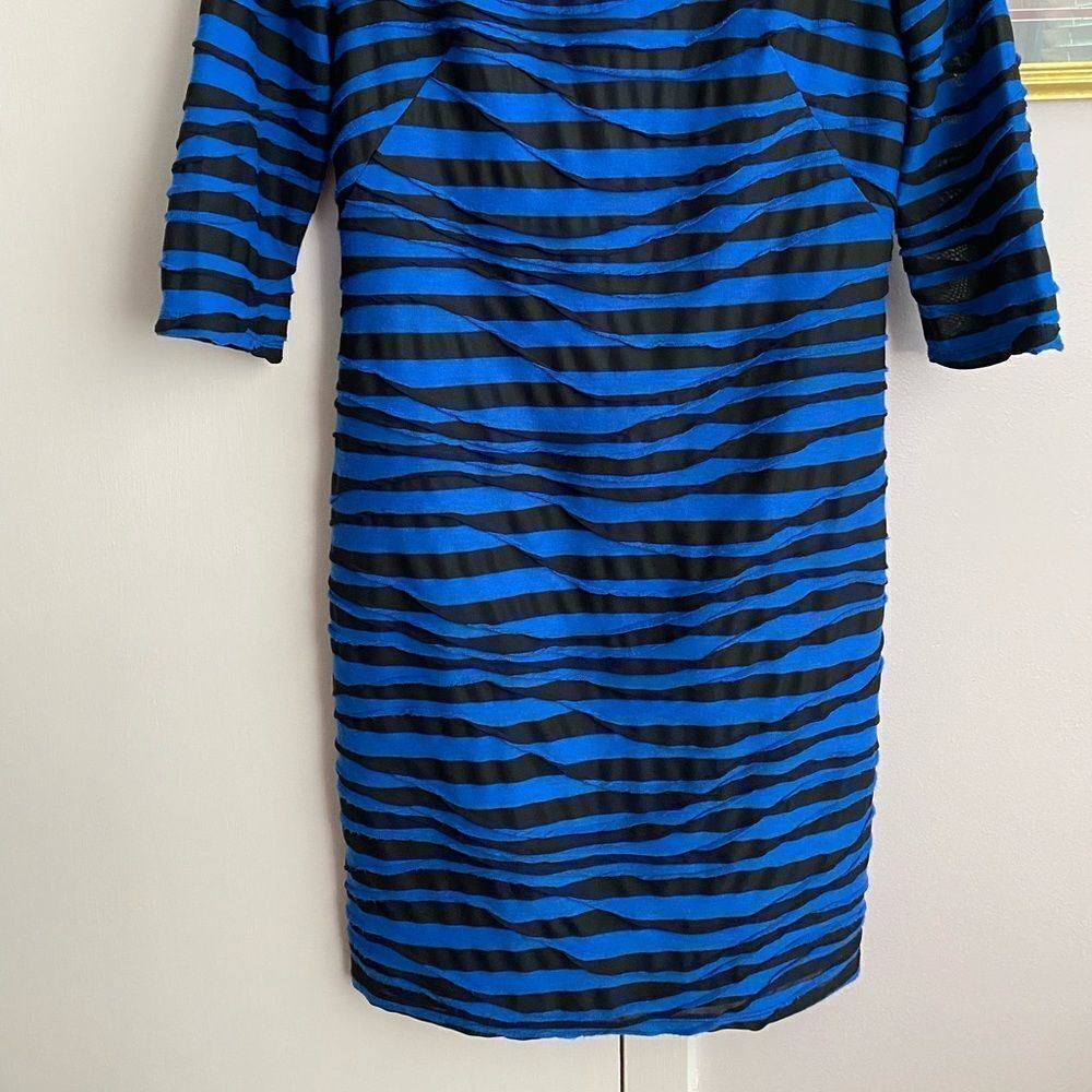 EUC Evan Picone Cobalt Blue & Black Print Dress | Size 4 | 3/4 Sheer Sleeves - Picture 3 of 10